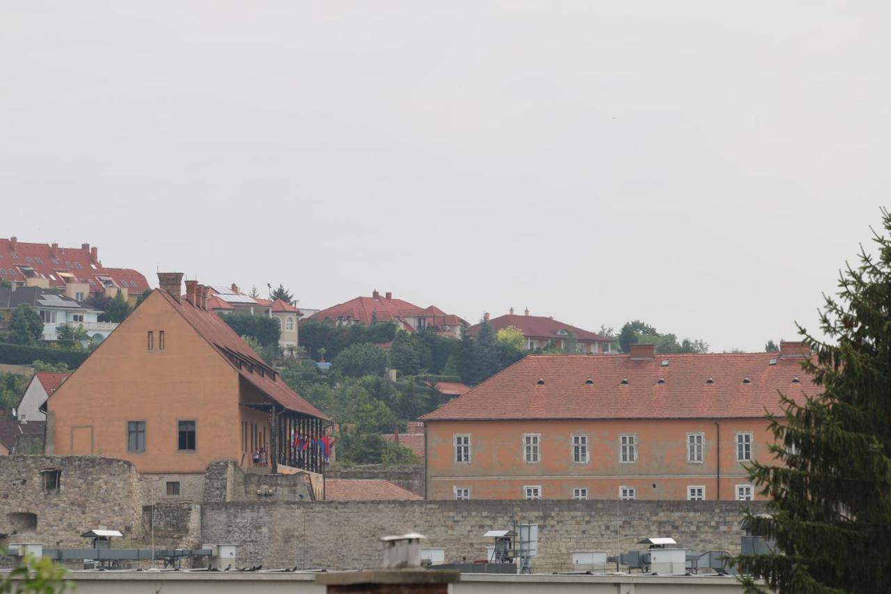 Egri Csillagocska Apartman 外观 照片